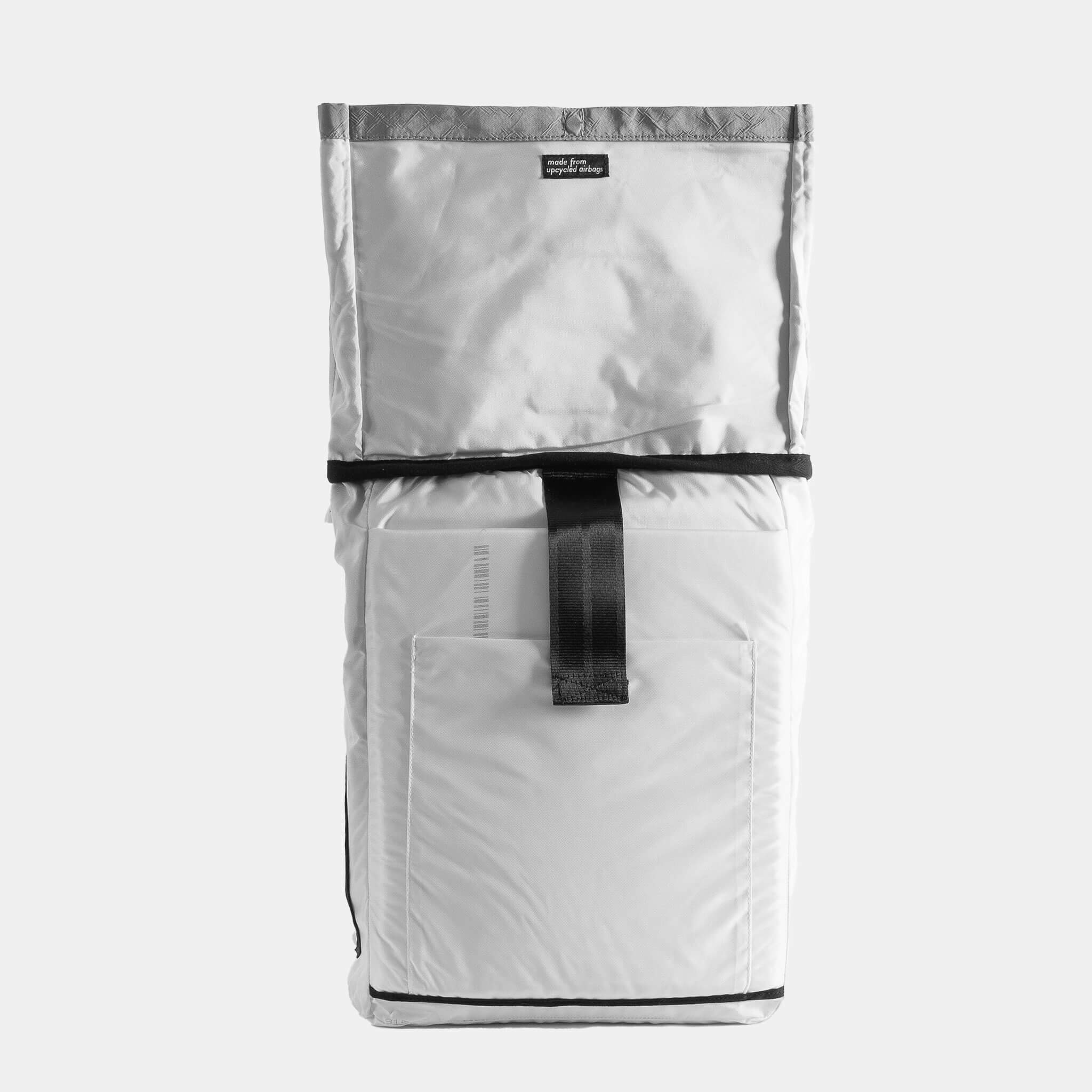 Airpaq, a Backpack Made from Airbags and Seatbelts: The