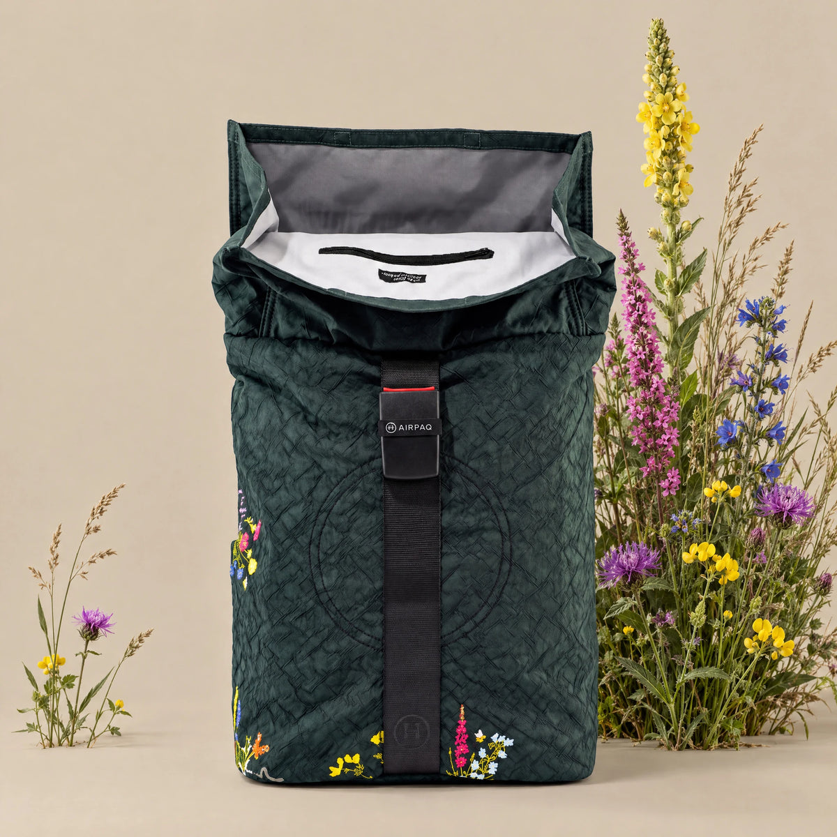 Robinga Rolltop Auflage 2, geöffnet mit Blick ins Hauptfach